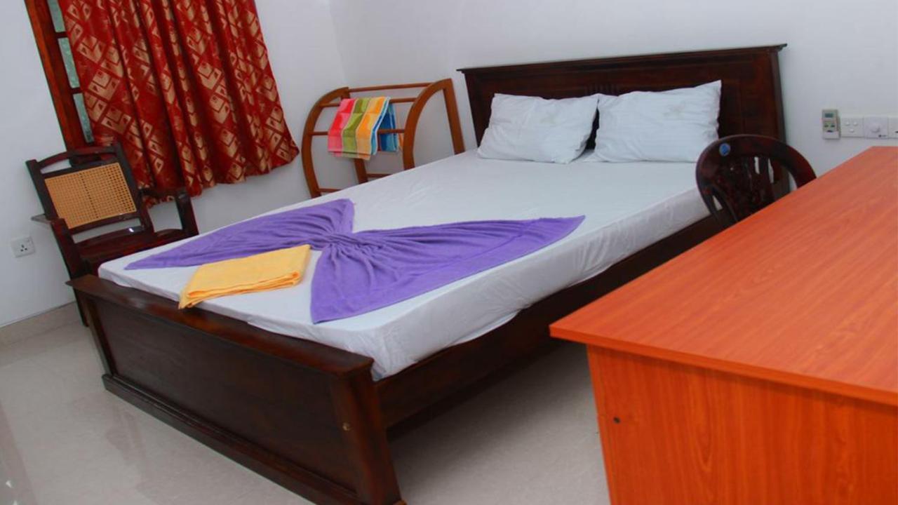 Bed and Breakfast Heaven Star Rest Мірісса Екстер'єр фото